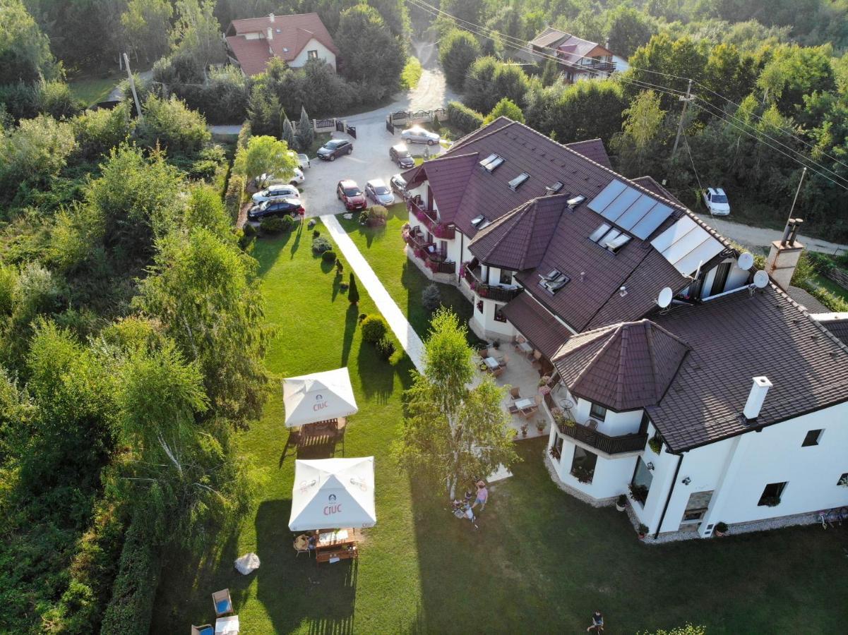 Natura Family Resort Avrig Exterior foto